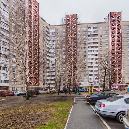 Уютная, Просторная Видовая Трехкомнатная Квартира Возле Метро Академгородок На 6 Мест Kijev Kültér fotó