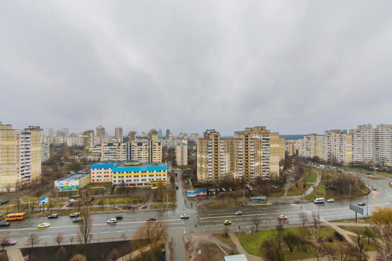 Уютная, Просторная Видовая Трехкомнатная Квартира Возле Метро Академгородок На 6 Мест Kijev Kültér fotó